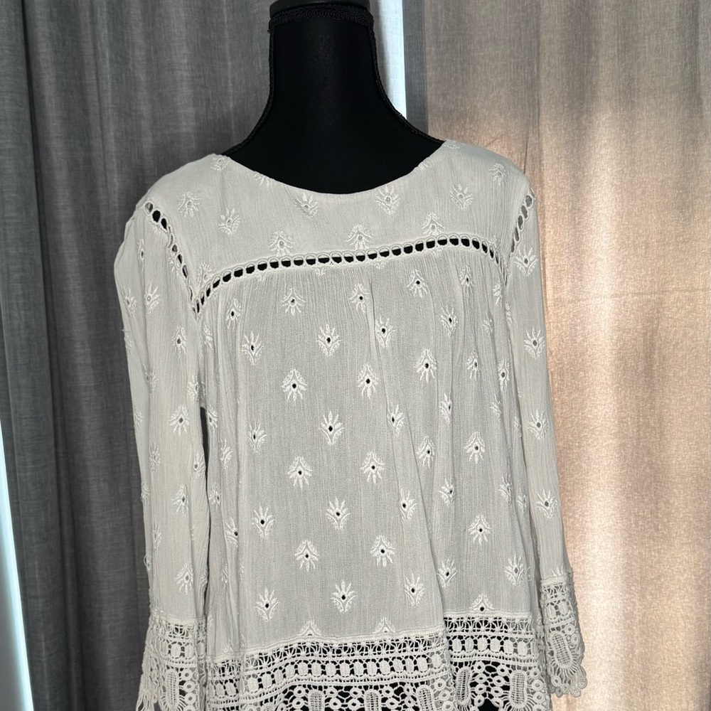 Daniel Rainn White Embroidered Blouse